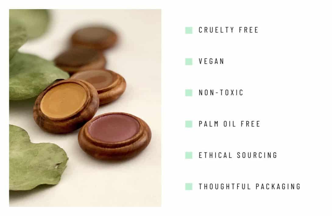7 Organic & Eco-Friendly Lipsticks For 7 Sustainable Minutes In Heaven Image by Dab Herb #ecofriendlylipstick #ecofriendlylipsticktube #naturalecofriendlylipstick #sustainablelipstick #sustainablelipstickpackaging #bestsustainablelipstick #sustainablejungle