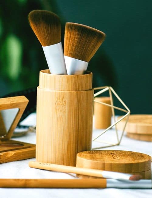 9 Vegan Makeup Brushes For A Flawlessly Fur-Free Face Image by Elate Cosmetics #veganmakeupbrushes #veganmakeupbrushset #bestveganmakeupbrushes #ecomakeupbrushes #ecofriendlymakeupbrushes #sustainablejungle