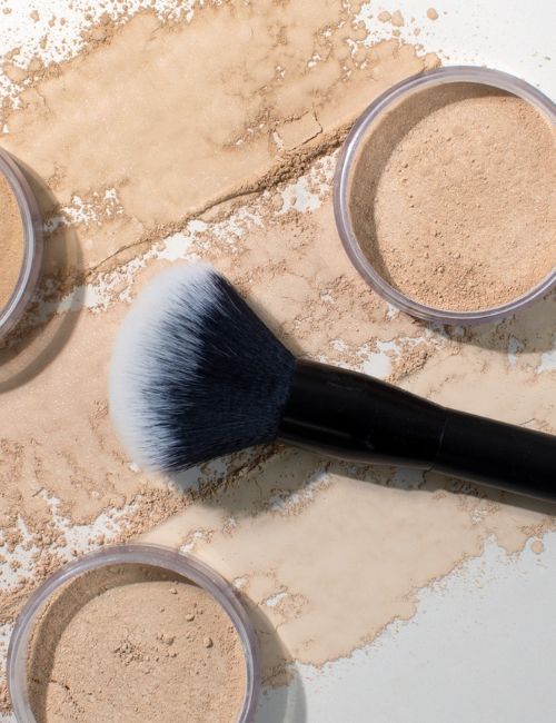 9 Vegan Makeup Brushes For A Flawlessly Fur-Free Face Image by Inika Organic #veganmakeupbrushes #veganmakeupbrushset #bestveganmakeupbrushes #ecomakeupbrushes #ecofriendlymakeupbrushes #sustainablejungle