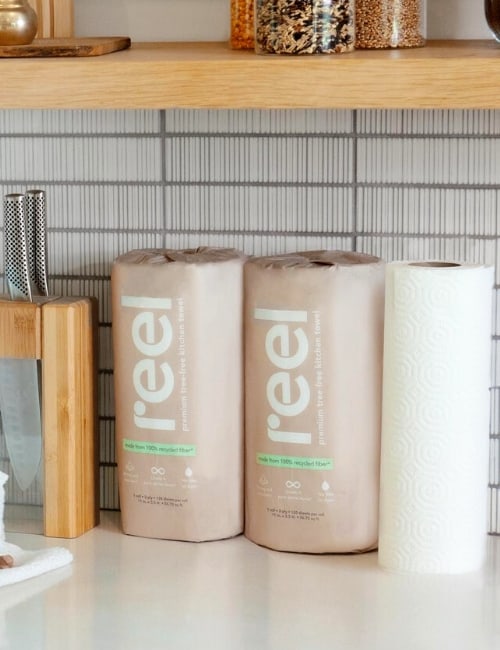 7 Eco-Friendly Or Recycled Paper Towels To Mop Up Your MessImages by Reel#recycledpapertowels #bestrecycledpapertowels #papertowelsthatareecofriendly #ecofriendlypapertowels #ecofriendlydisposablepapertowels #papertowelsthatareecofriendly #sustainablejungle