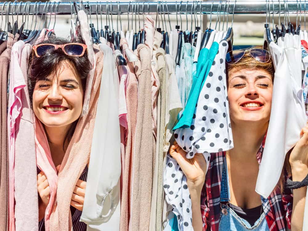 How To Thrift Shop: 7 Thrifting Tips For Second Hand Success Image by View Apart #thriftingtips #thriftshoppingtips #tipsforthrifting #howtothriftshop #thrifting #sustainablejungle