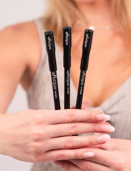 7 Organic Eyeliner Brands For A Non-Toxic & Natural Look Image by Antonym #organiceyeliner #organiceyelinerliquid #eyelinerorganic #organiceyelinerpencil #naturaleyeliner #bestneaturaleyeliners #sustainablejungle