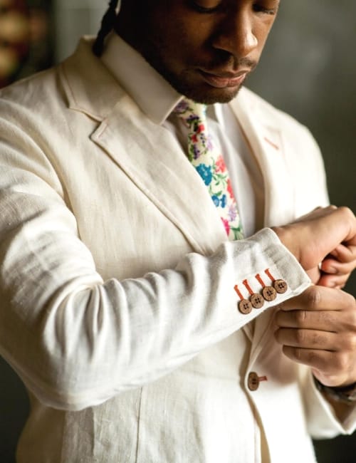 7 Sustainable Suits & Blazers To Look Ethical & Professional Image by DeIONESCU #sustainablesuits #sustainablemenssuits #sustainablewomenssuits #ethicalsuits #ethicalbusinesssuits #sustainablesuitbrands #sustainablejungle