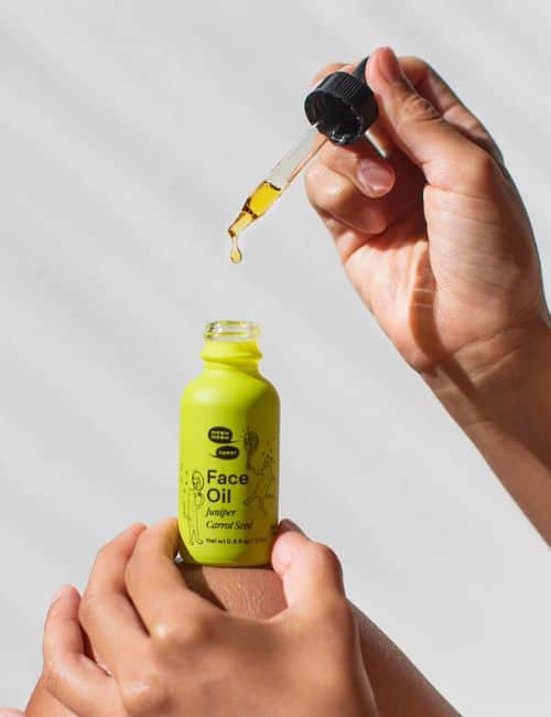17 Zero Waste Skin Care Brands For Plastic-Free Pores Image by Meow Meow Tweet #zerowasteskincare #zerowasteskincarebrands #zerowasteskincareproducts #zerowasteskincareroutine #plasticfreeskincare #plasticfreeskincarekit #sustainablejungle
