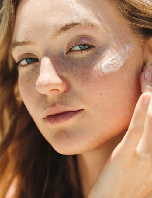9 Organic Face Creams & Moisturizers For Your Low-Impact Lotion Needs Image by One Love Organics #organicfacecream #bestorganicfacecreams #naturalorganicfacecream #organicfacemoisturizer #organicfacialmoisturizer #bestorganicfacemoisturizers #sustainablejungle