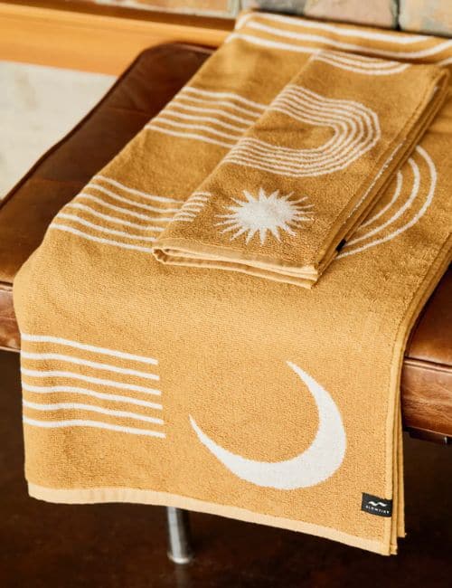 9 Sustainable Towels To Upgrade Your Bathroom And Support The Environment Image by Slowtide #sustainabletowels #sustainablebathtowels #sustainablekitchentowels #ecofriendlytowels #ecobathtowels #bestecofriendlytowels #sustainablejungle