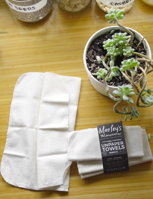 9 Paper Towel Alternatives To Ditch The Flimsy & Embrace Eco-Friendly Image by Sustainable Jungle #papertowelalternatives #papertowelreplacements #bestpapertowelalternative #whattouseinsteadofpapertowels #swedishpapertowelalternative #sustainablejungle