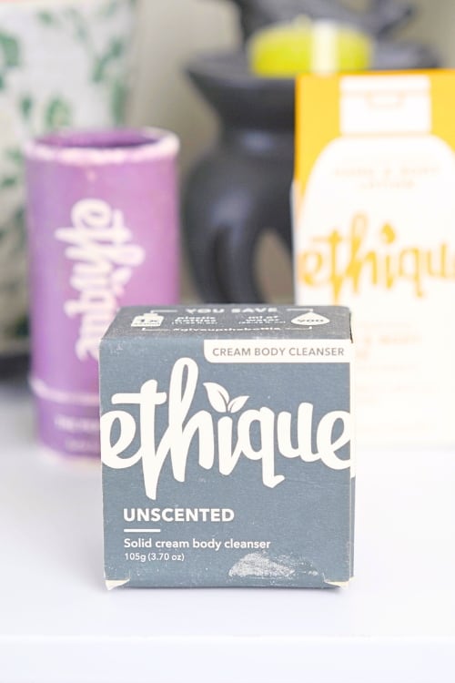 11 Sustainable Skincare Brands Your Skin Will Love Image by Sustainable Jungle #sustainableskincare #sustainableskincarebrands #sustainableskincareproducts #bestsustainableskincare #affordablesustainableskincare #ecofriendlyskincare #ecofriendlyskincarebrands #ecofriendlyskincareproducts #sustainablejungle