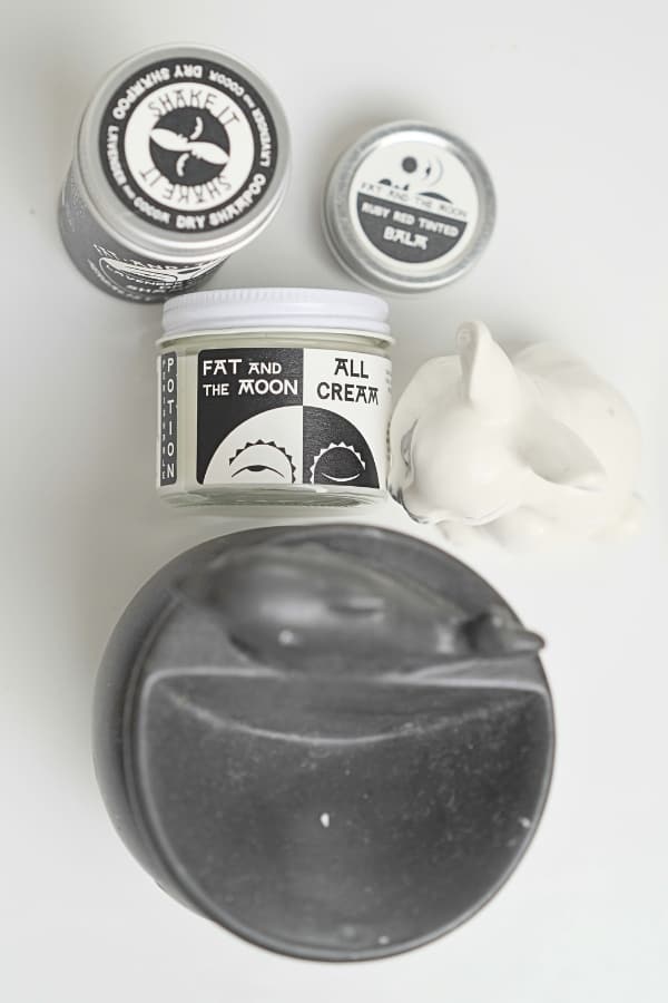 13 Zero Waste Beauty Brands With The Best Plastic Free Credentials Image by Sustainable Jungle #zerowastebeauty #plasticfreebeauty #sustainablejungle