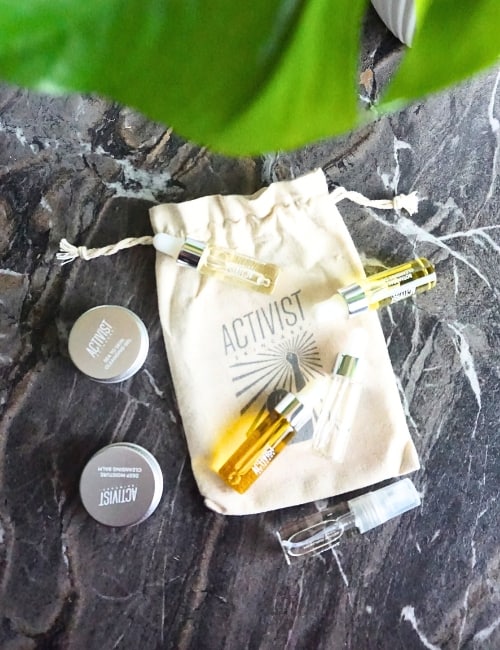 11 Organic & Natural Skin Care Products For A Non-Toxic Skin Care Routine Image by Sustainable Jungle #naturalskincare #naturalskincareproducts #naturalskincarebrands #organicskincarebrands #naturalandorganicskincare #organicantiagingskincare #sustainablejungle