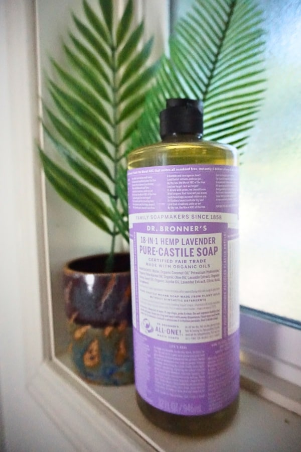 9 Natural & Organic Body Washes For All Skin Types Image by Sustainable Jungle #organicbodywash #naturalbodywash #sustainablebodywash #sustainablejungle