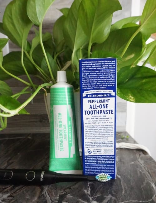 9 Cruelty-Free & Vegan Toothpaste Brands To Keep You Smiling Image by Sustainable Jungle #vegantoothpaste #bestvegantoothpaste #vegantoothpastewithfluroride #crueltyfreetoothpaste #veganandcrueltyfreetoothpaste #crueltyfreesensitivetoothpaste #sustainablejungle