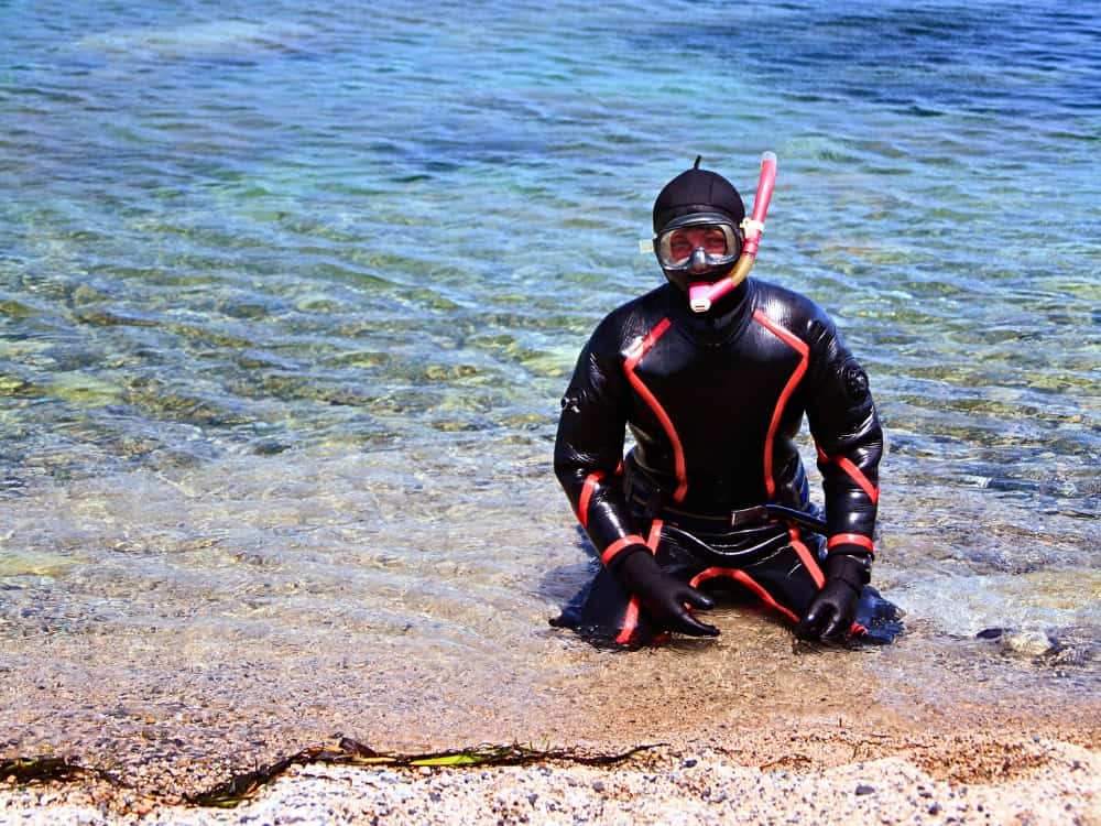 Is Neoprene Toxic?: Diving Into The Synthetic Rubber Revolution Image by borispamikov #isneoprenetoxic #whatisneoprenefabric #neoprenematerial #isneopreneecofriendly #neoprenetoxicity #neoprenesafety #sustainablejungle