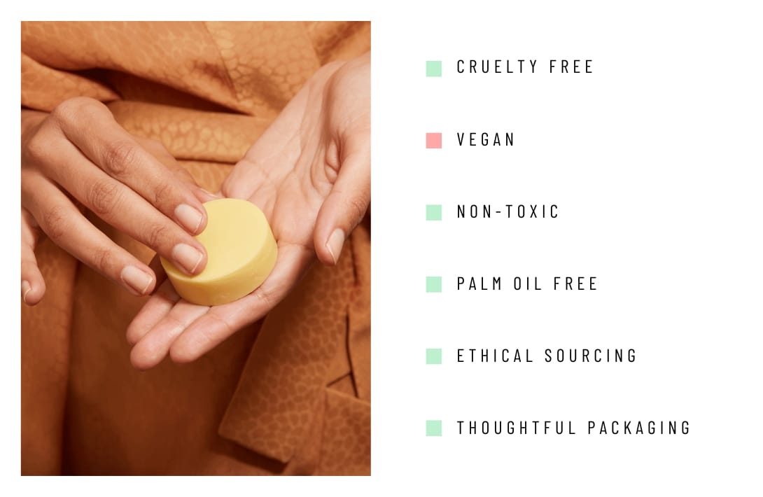 7 Solid Lotion Bars For Zero Waste & Zero Dry Skin Image by Linear Beauty #lotionbar #lotionbarrecipe #barlotion #solidlotion #bestsolidlotionbar #solidlotionbars #zerowastelotionbar #sustainablejungle