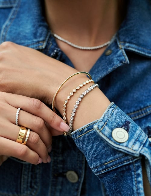 11 Ethical & Sustainable Jewelry Brands For Fair Trade Flaunting Image by Brilliant Earth #sustainablejewelry #sustainablejewelrybrands #ethicaljewelry #sustainableandethicaljewelry #ethicaljewelrybrands #sustainablegoldjewelry #sustainablejungle