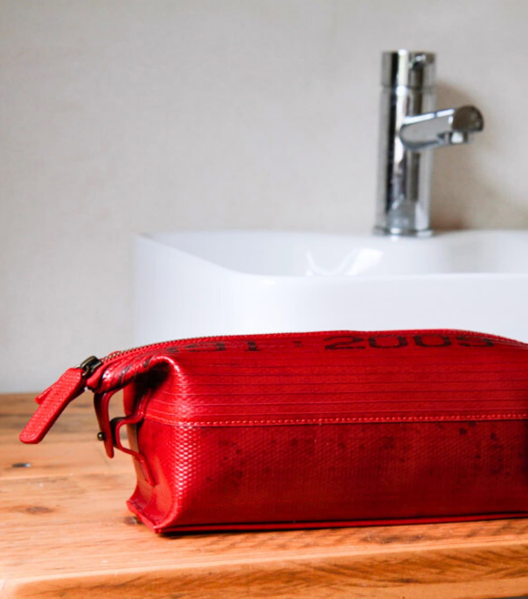 Image by Elvis & Kresse (gifts-for-minimalists)