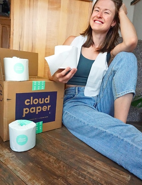 9 Eco-Friendly Toilet Paper Brands For A Planet-Friendly Potty Image by Sustainable Jungle #ecofriendlytoiletpaper #recycledtoiletpaper #sustainabletoiletpaper #ecotoiletpaper #bestecofriendlytoiletpaper #recycledtoiletpaperbrands #sustainablejungle