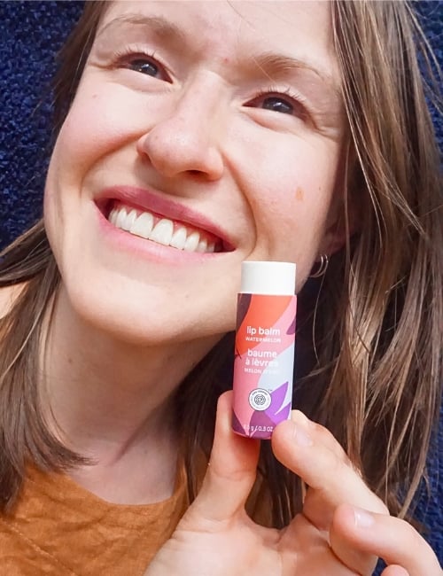 9 Organic & Natural Lip Balm Brands Kissing Chapped Lips Goodbye Image by Sustainable Jungle #naturallipbalm #naturalchapstickbrands #organiclipbalm #organicchapstick #bestnaturallipbalm #organicSPFlipbalm #sustainablejungle