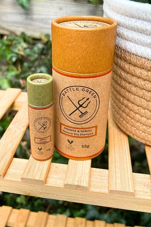 9 Organic & Natural Dry Shampoos For Naturally Good Hair Image by Sustainable Jungle #naturaldryshampoo #allnaturaldryshampoo #bestnaturaldryshampoo #sustainablenaturaldryshampoo #mostnaturaldryshampoo #organicdryshampoo #sustainablejungle