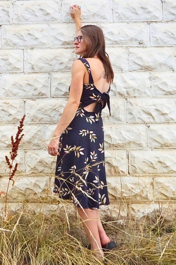 9 Fast Fashion Alternatives For That Slow Fashion Style Image by Sustainable Jungle #fastfashionalternatives #alternativestofastfashion #sustainablejungle
