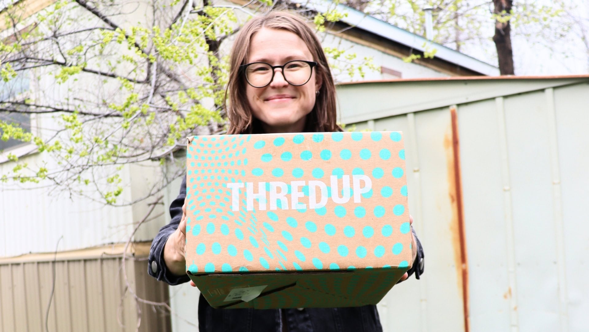 Image by Sustainable Jungle (thredUP) (recycle-old-clothes)