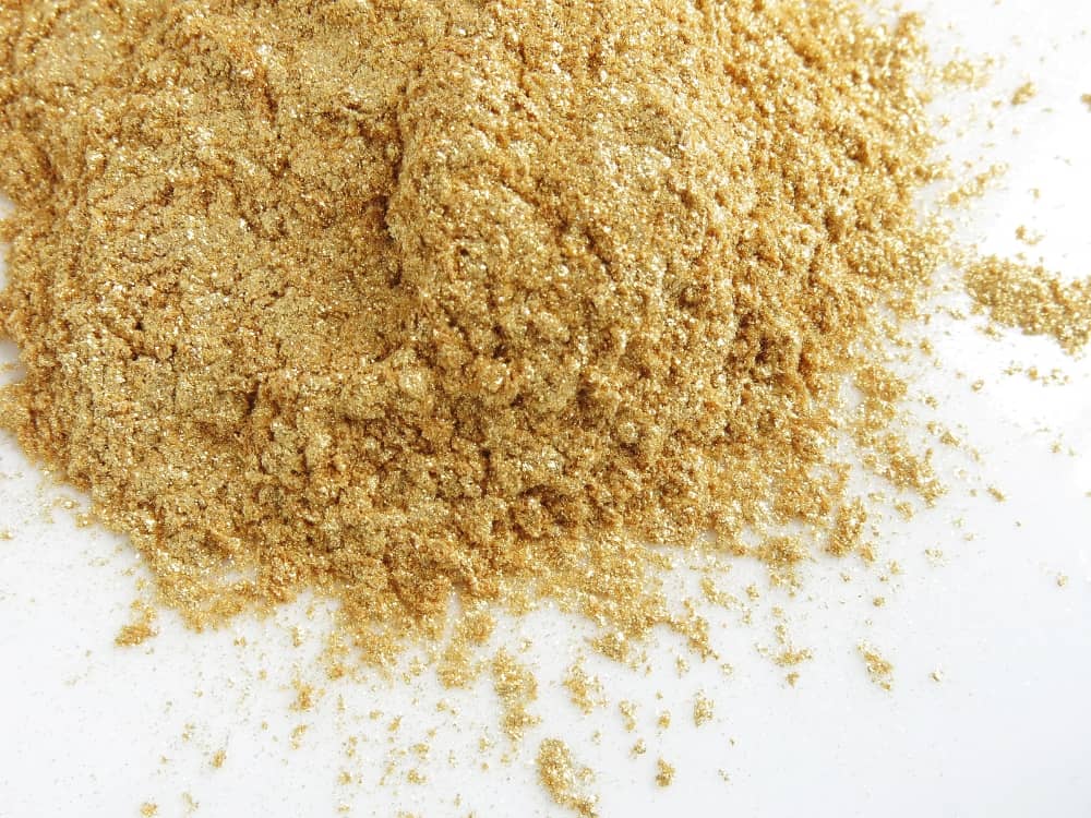 What Is Mica Powder & Is Mica In Makeup Safe? Image by meowcyber #whatismicapowder #micainmakeup #micamakeup #micaincosmetics #micacosmetics #ismicasafeinmakeup #ethicallysourcedmica #sustainablejungle