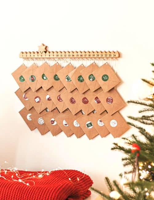 9 Reusable Advent Calendar Brands For A Conscious Christmas Countdown Image by Busy Puzzle #reusableadventcalendar #bestreusableadventcalendars #reusablechristmasadventcalendars #adventcalendarreusable #sustainablejungle