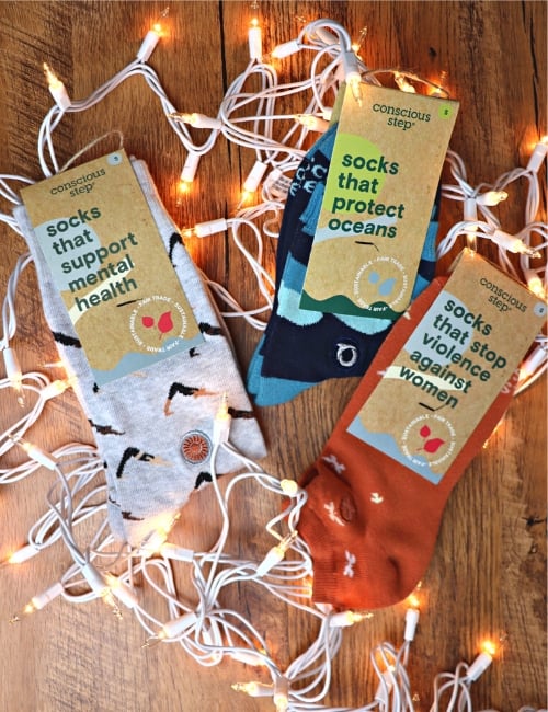 13 Eco-Friendly & Sustainable Stocking Stuffers To Fill Santa’s Sleigh Image by Sustainable Jungle #sustainablestockingstuffers #bestsustainablestockingstufferideas #ecofriendlystockingstuffers #ecofriendlystockingstufferideas #practicalstockingstuffers #sustainablejungle