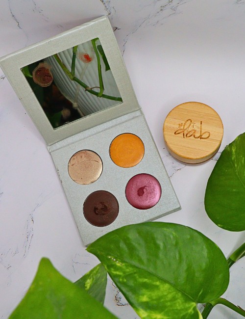 7 Natural & Organic Eyeshadow Brands For Those Sultry Sustainable Shades Image by Sustainable Jungle #organiceyeshadow #organiceyeshadowpalette #naturalorganiceyeshadow #naturaleyeshadow #allnaturaleyeshadowpalette #naturalmakeupeyeshadow #sustainablejungle