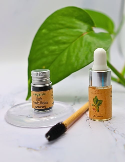 13 Organic Makeup Brands Creating Natural & Budget-Friendly Beauty Image by Sustainable Jungle #organicmakeupbrands #naturalmakeupbrands #bestorganicmakeupbrands #affordableorganicmakeup #inexpensivenaturalmakeup #bestallnautralmakeupbrands #sustainablejungle