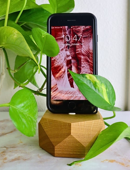 9 Eco-Friendly & Sustainable Gadgets Putting Mother Nature In Charge Image by Sustainable Jungle #sustainablegadgets #ecofriendlygadgets #greenergadgets #greenhomegadgets #sustainablenergygadgets #ecogadgets #sustainablejungle