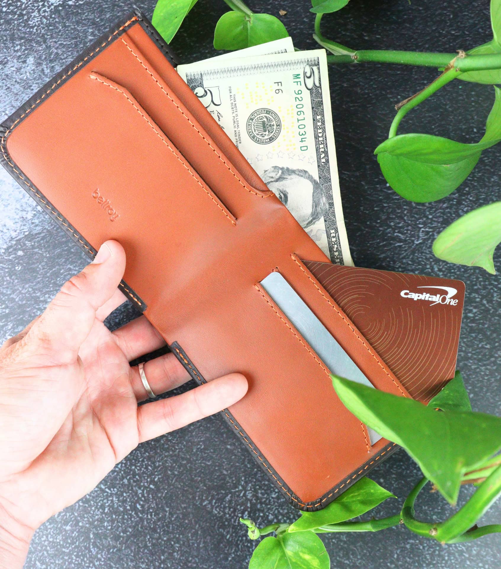 Image by Sustainable Jungle (Bellroy) (sustainable-gifts-for-him)