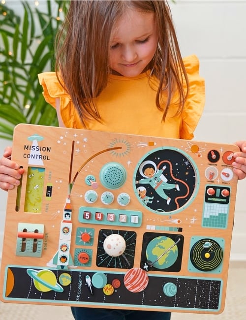11 Eco-Friendly Toys Giving Your Kids Smart, Sustainable Fun Image by Tender Leaf Toys #ecofriendlytoys #ecofriendlytoybrands #ecotoys #ecofriendlykidstoys #sustainabletoys #sustainablechildrenstoys #sustainablejungle