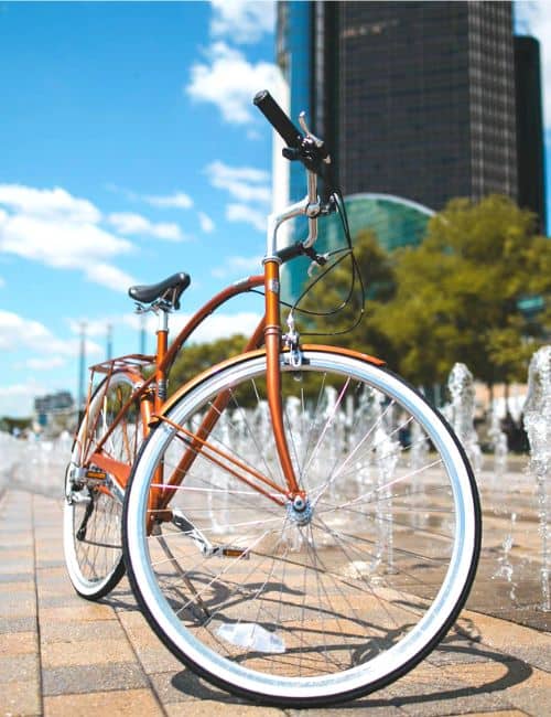 11 Eco-Friendly Bikes To Put The Pedal To The Sustainable Metal Image by Detroit Bikes #ecofriendlybikes #sustainablebikes #arebikesecofriendly #sustainablebikebrands #recycledbikes #sustainablebicycled #sustainablejungle