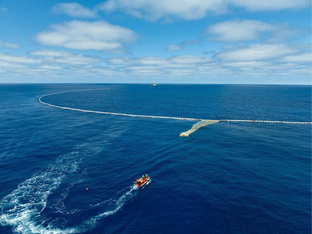 11 Green Innovations to Spark Your Imagination & Cool Your Eco-Anxiety Image by The Ocean Cleanup #greeninnovations #greentechnologyinnovation #greentechinnovation #greenenergyinnovations #whatisgreeninnovation #sustainablejungle