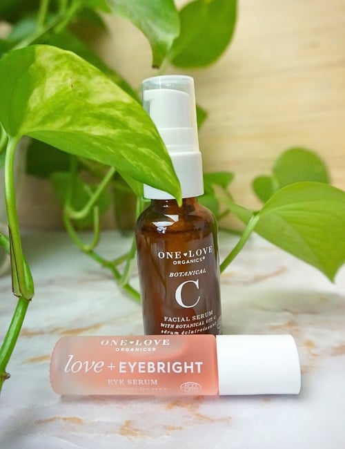 7 Natural Eye Creams To Refresh, Rejuvenate, & Revitalize Image by Sustainable Jungle #naturaleyecream #bestnaturaleyecream #organiceyecream #organicundereyecream #naturaleyeserum #organiceyeserum #sustainablejungle