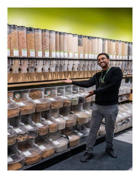 11 Zero Waste Stores in Minneapolis & St. Paul For Twin City Sustainability Image by Seward Community Co-op #zerowastestoreminneapolis #bestzerowastestoresminneapolis #bulkstoresminneapolis #refillstoresminneapolis #zerowastestorestpaul #zerowastestoresminneapolisstpaul #sustainablejungle