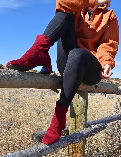 9 Ethical & Sustainable Boots That Are Good For Earth and Your “Sole” Image by Sustainable Jungle #sustainableboots #sustainablechelseaboots #sustainableleatherboots #sustainableveganboots #ethicalboots #sustainablejungle