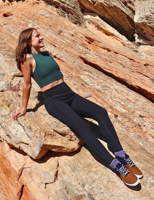 9 Sustainable Leggings to Ethically Stretch Your Legs, Not The Planet Image by Sustainable Jungle #sustainableleggings #sustainableleggingswithpockets #ecofriendlyyogaleggings #sustainableworkoutleggings #ecofriendlyleggings #sustainableleggingbrands #sustainablejungle