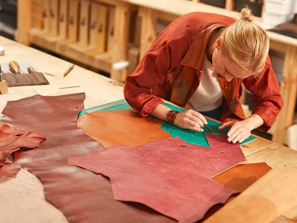 Is Old Navy Fast Fashion? Image by annastills #isoldnavyfastfashion #isoldnavyethical #oldnavyethics #isoldnavysustainable #oldnavysustainability #oldnavycontroversy #sustainablejungle