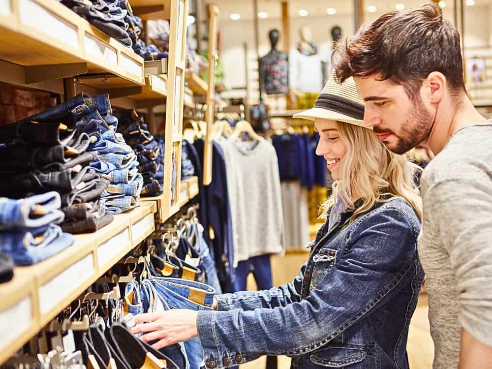 Is Old Navy Fast Fashion? Image by robert kneschke #isoldnavyfastfashion #isoldnavyethical #oldnavyethics #isoldnavysustainable #oldnavysustainability #oldnavycontroversy #sustainablejungle