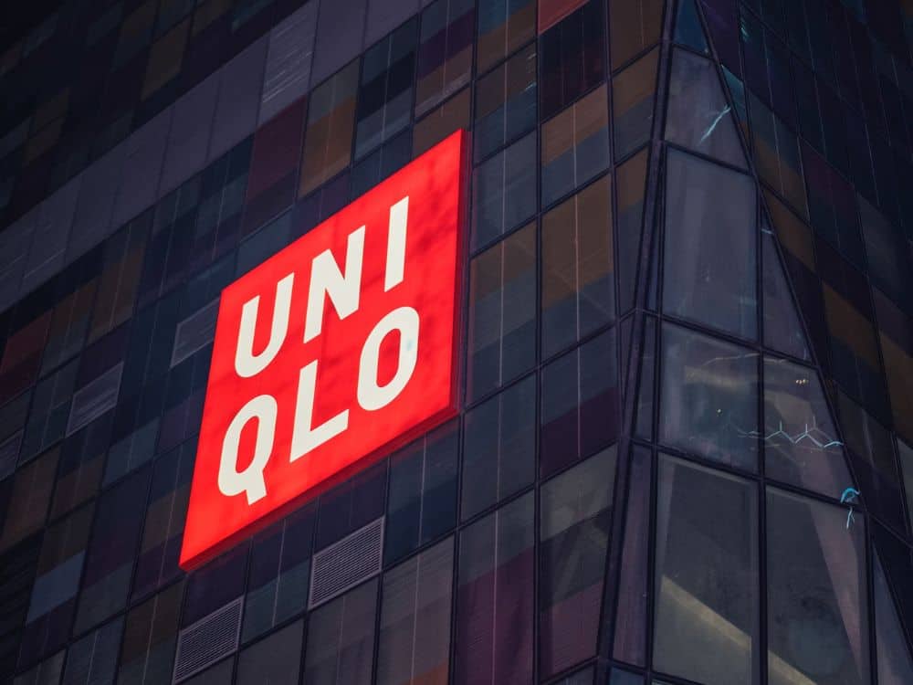 Is Uniqlo Fast Fashion? Image by Howen #isuniqlofastfashion #isuniqloethical #uniqlosustainability #whatisuniqlo #isuniqlosustainable #sustainablejungle