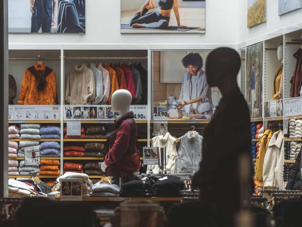 Is Uniqlo Fast Fashion? Image by Manh LE #isuniqlofastfashion #isuniqloethical #uniqlosustainability #whatisuniqlo #isuniqlosustainable #sustainablejungle