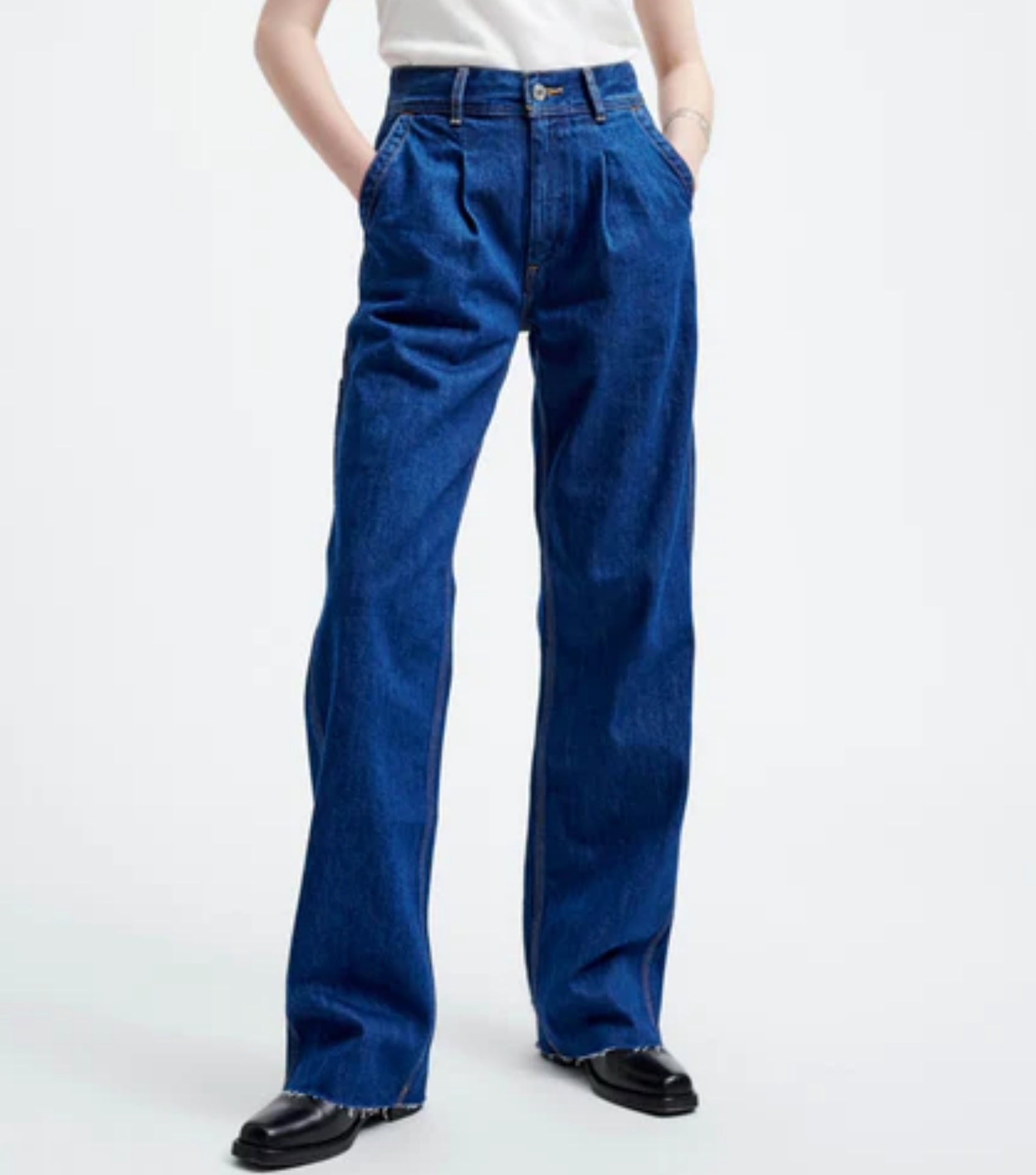 Image by RE_DONE (upcycled-clothing-brands) (2)