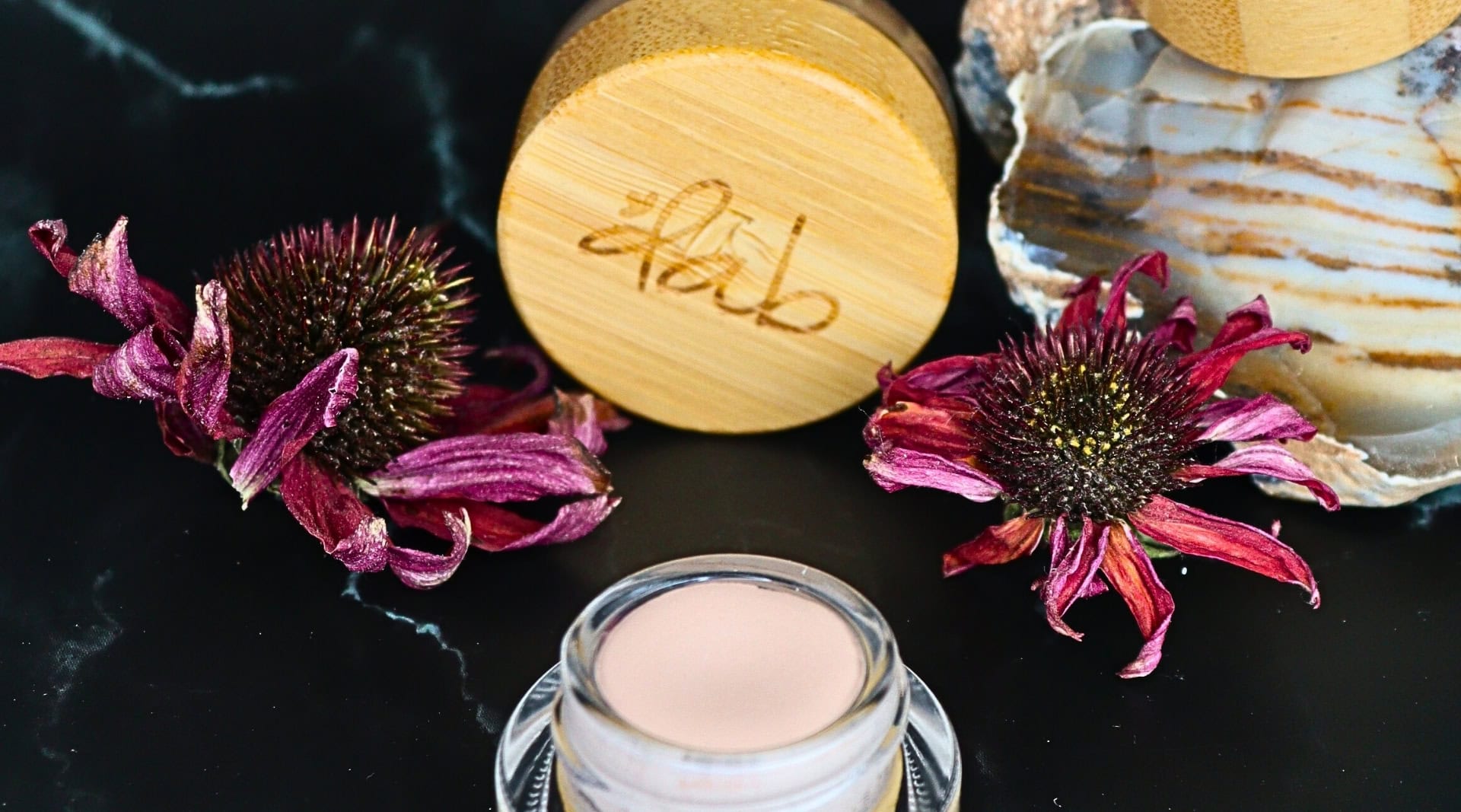 Image by Sustainable Jungle (Dab Herb) (zero-waste-concealers)