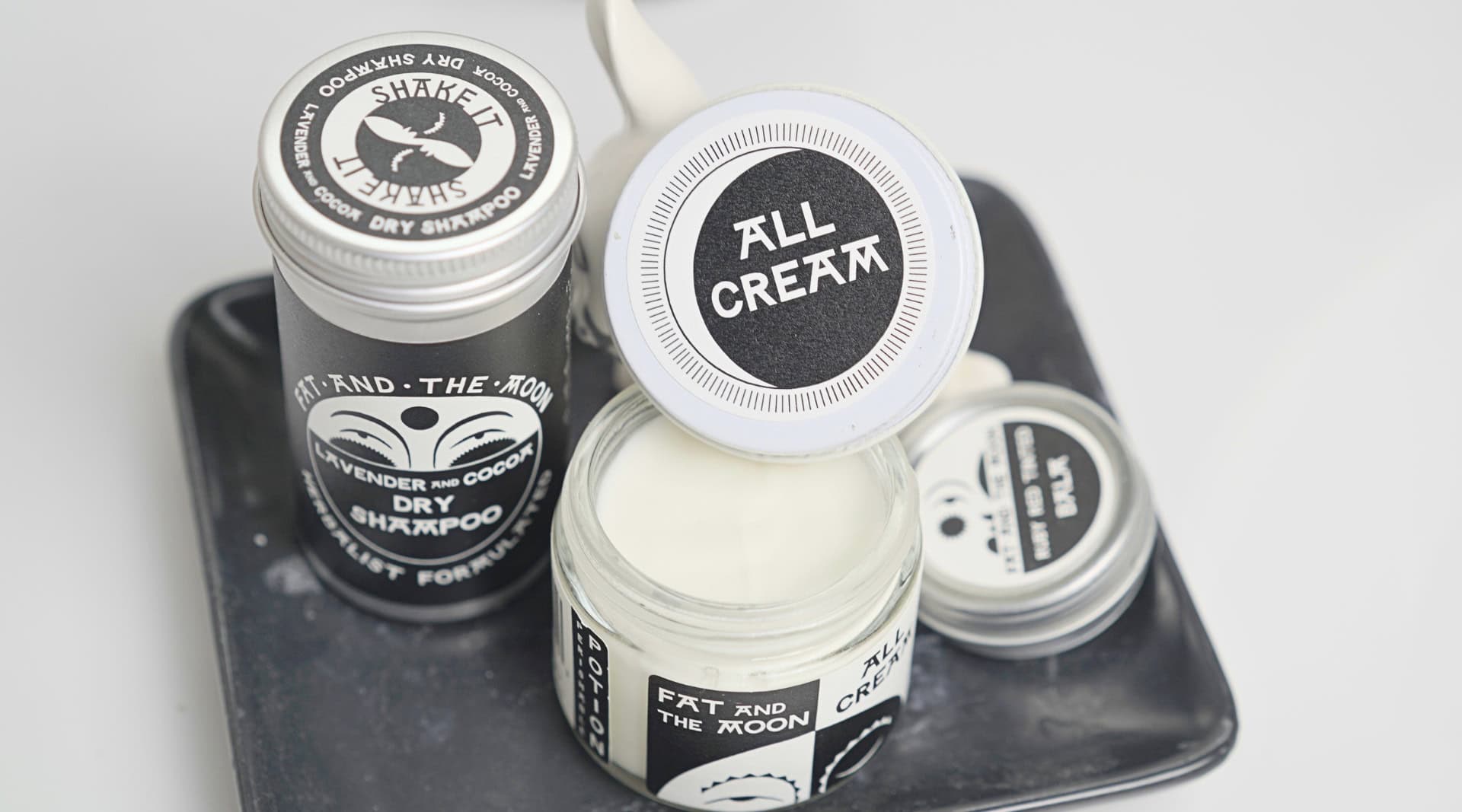 Image by Sustainable Jungle (Fat and The Moon) (sustainable moisturizers)