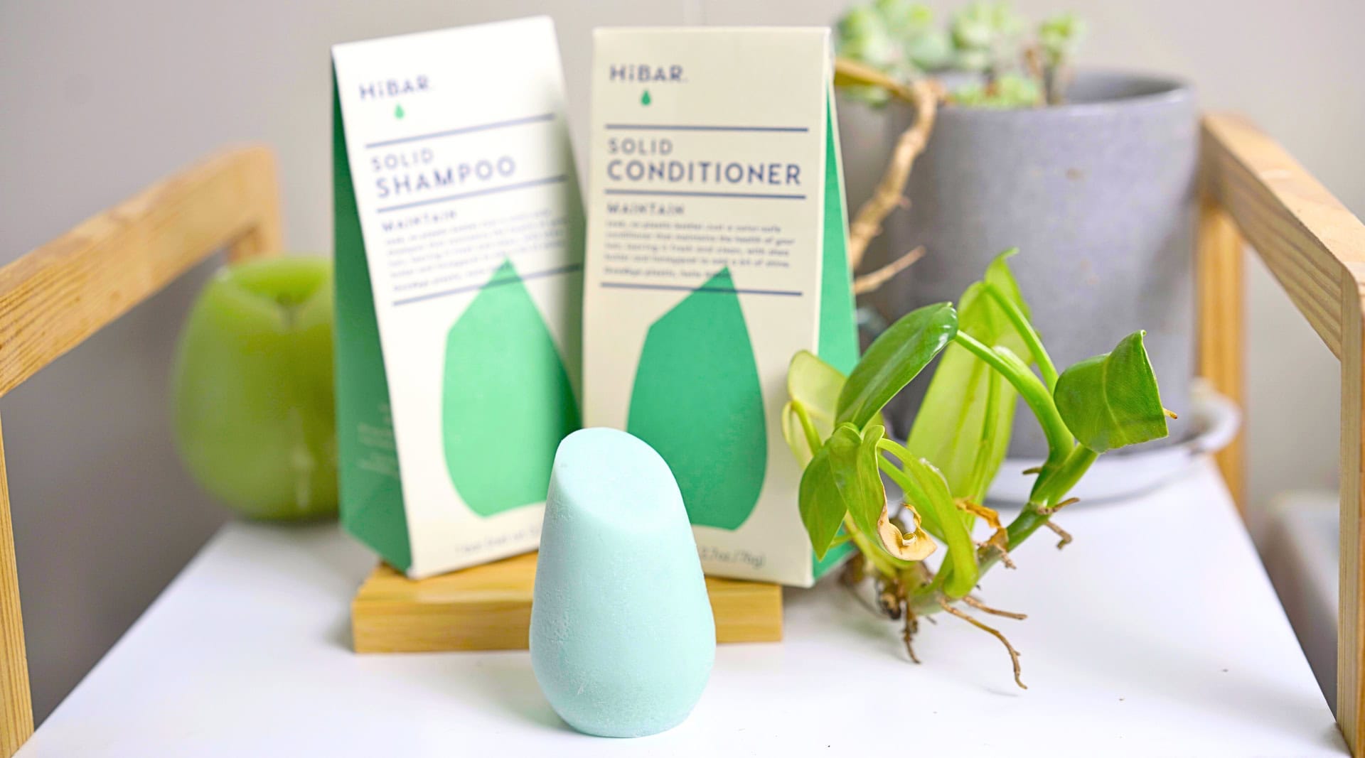 Image by Sustainable Jungle (HiBAR) (eco-friendly-shampoo-conditioner)