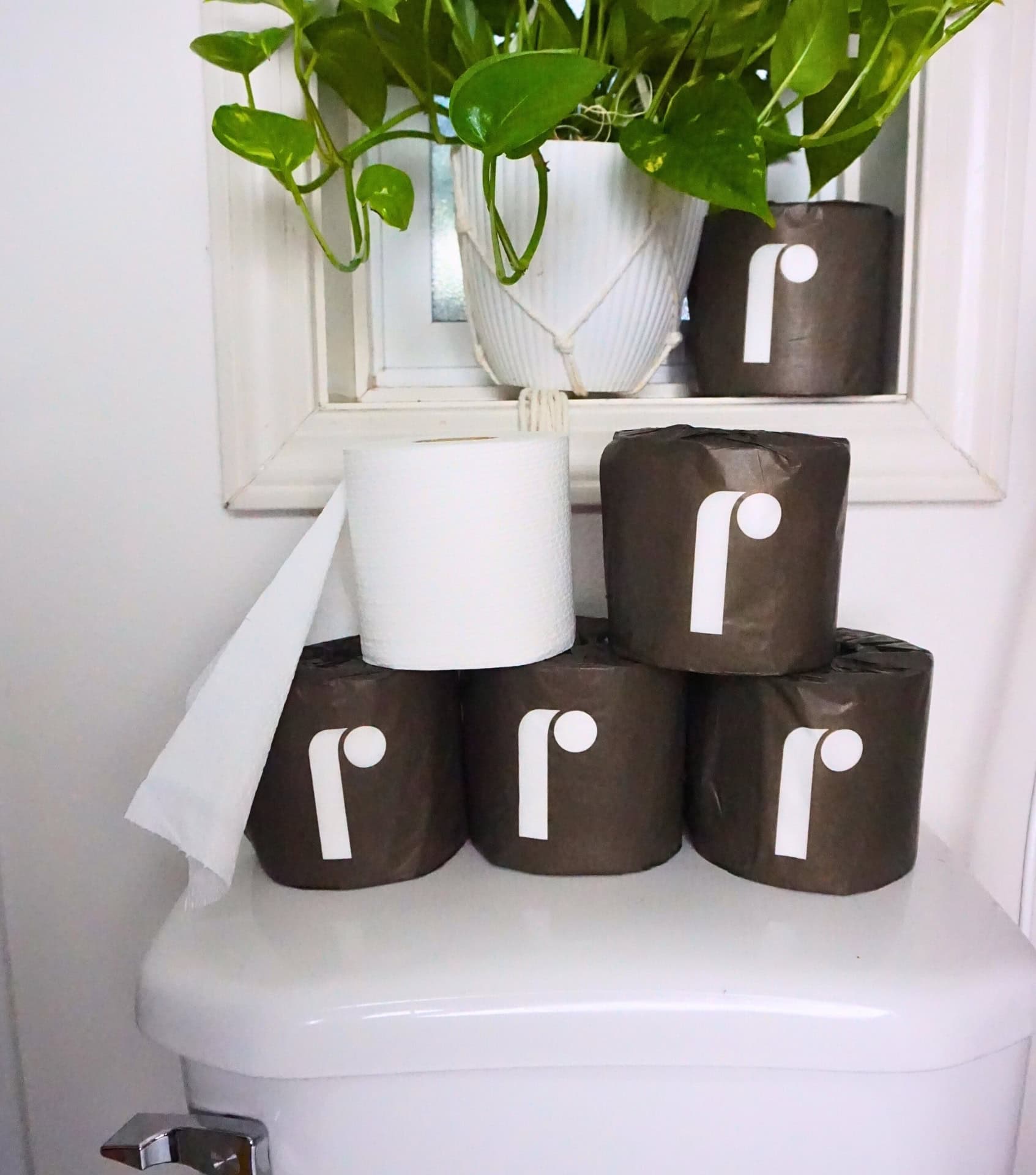 Image by Sustainable Jungle (Reel) (zero-waste-toilet-paper)