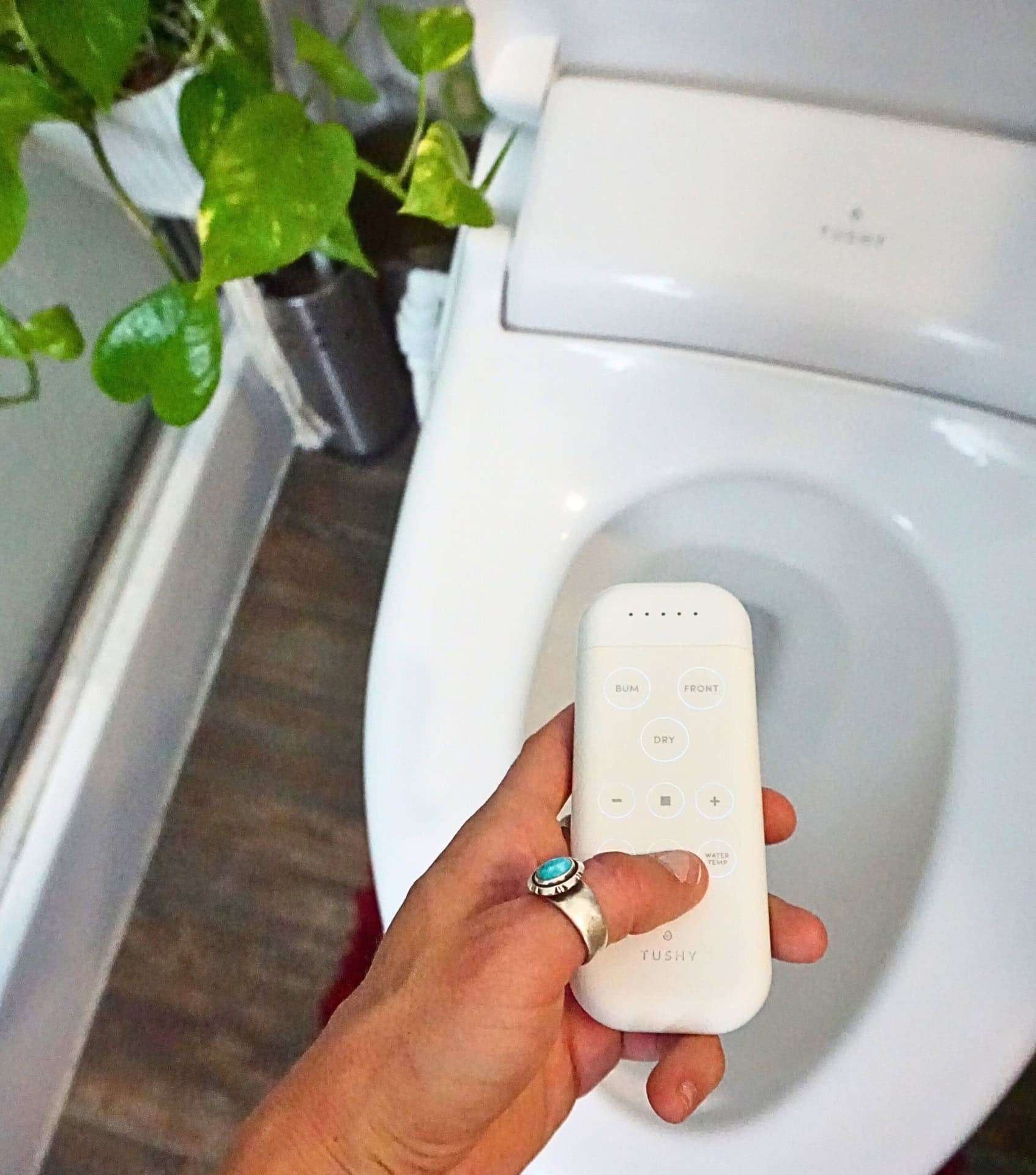 Image by Sustainable Jungle (Tushy) (zero-waste-toilet-paper)