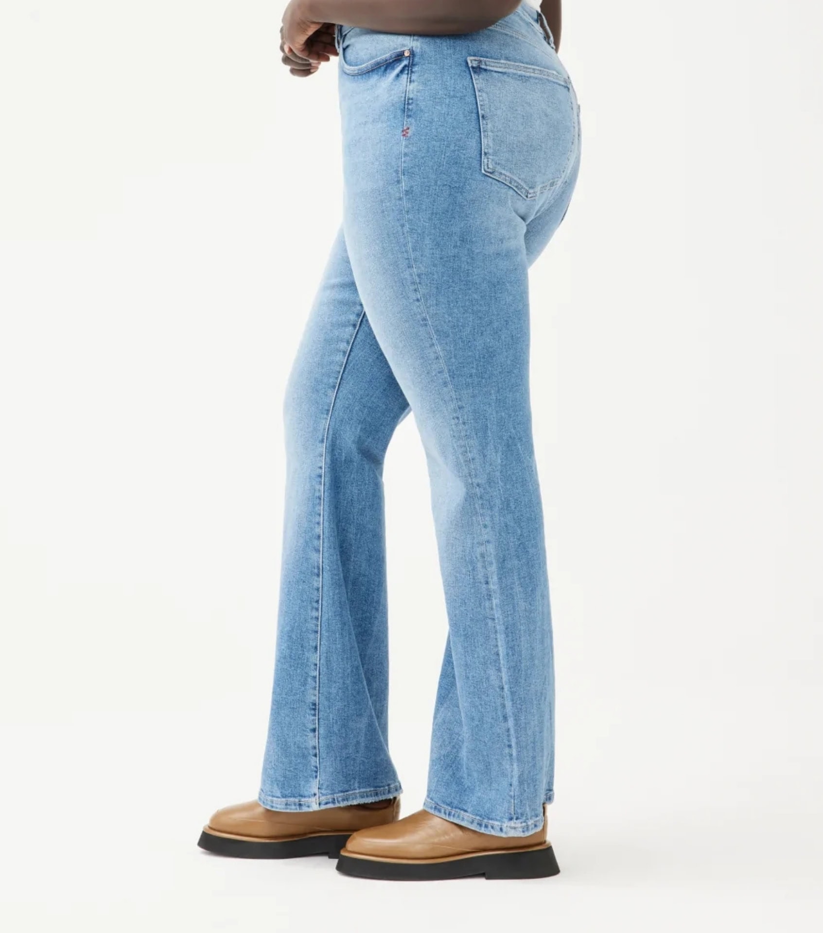 Image by Warp + Weft (sustainable-plus-size-clothing) (2)